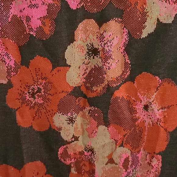 Gorgeous Floral dress with leather piping - Picture 9 of 10